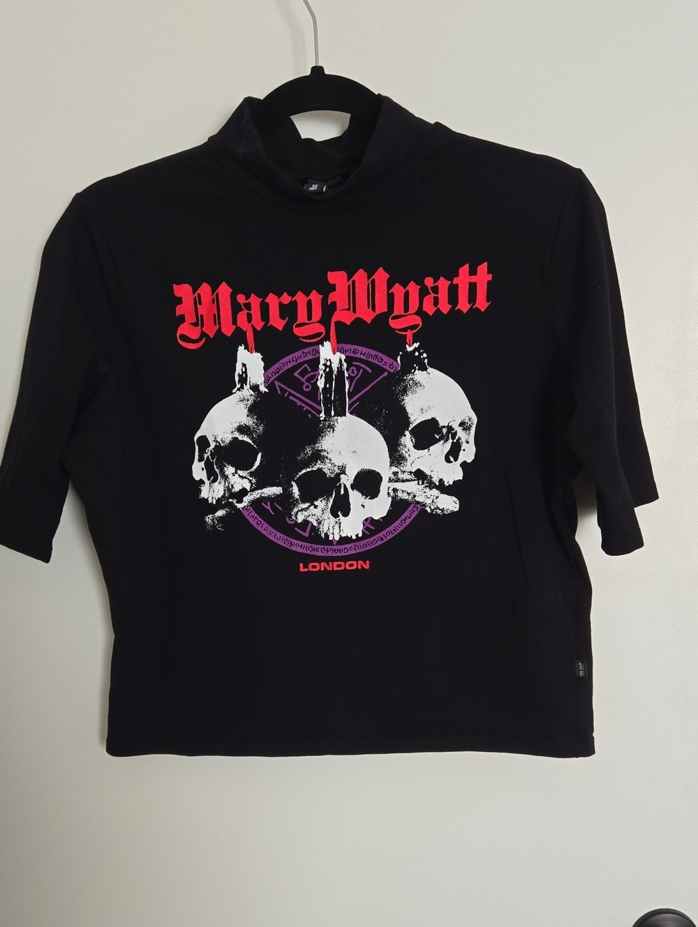 Mary Wyatt London Entombed High Neck Crop Graphic Tee Skull UK16